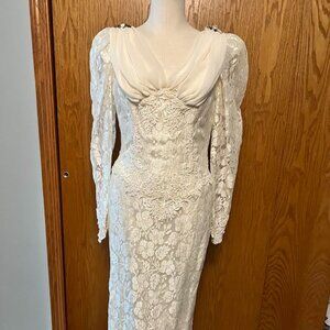 VINTAGE LACE AND SEQUIN WEDDING GOWN / IVORY / SIZE 10